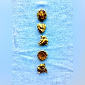 Vintage / 90s Gold Leaf and Heart Button Cover Set